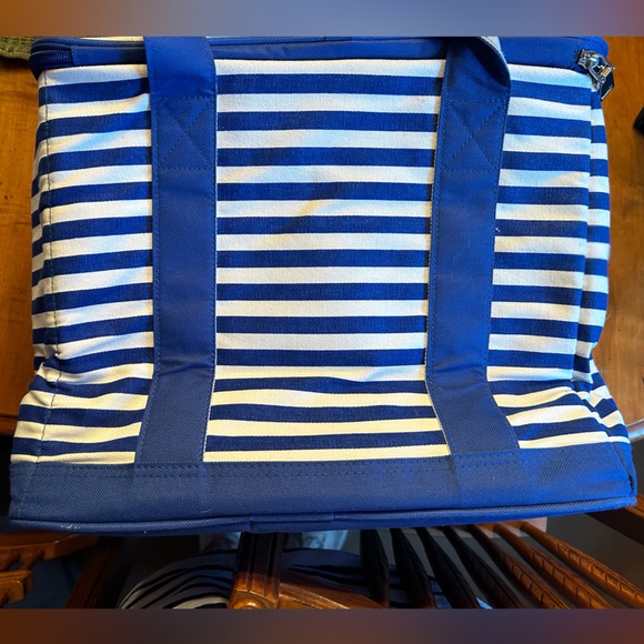 NWT Beautiful Neiman Marcus Cooler Tote Bag in Blue and White Stripes - Picture 3 of 9